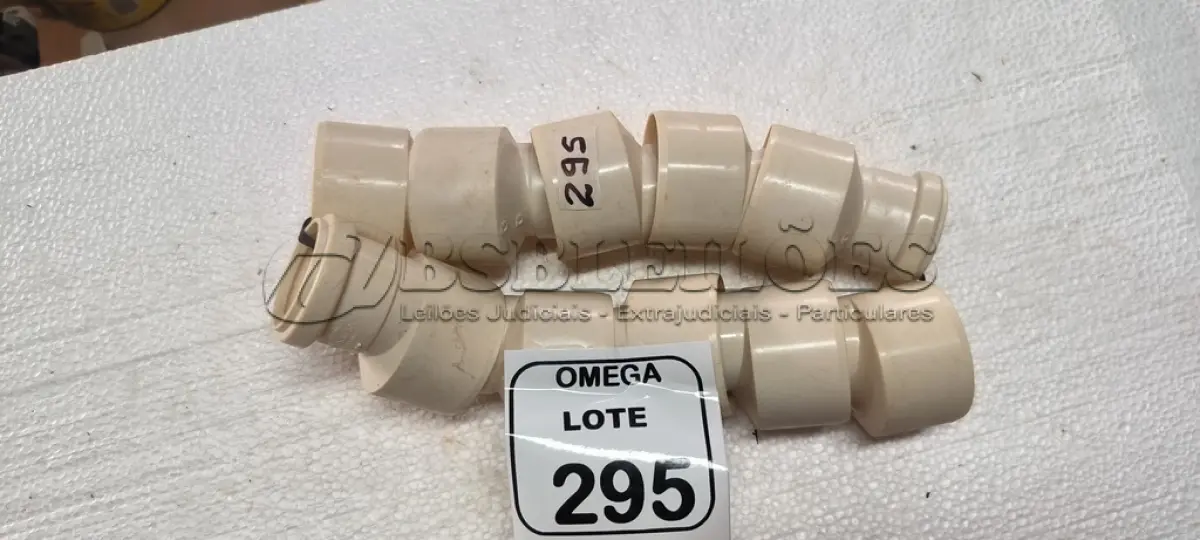LOTE 295 - 10 BUCHAS EXCÊNTRICAS SOLD. DE REDUÇÃO CPVC - Ø 75X50MM. (NO ESTADO EM QUE SE ENCONTRA. SUJEITO A AVARIAS OCULTAS/VISÍVEIS.)