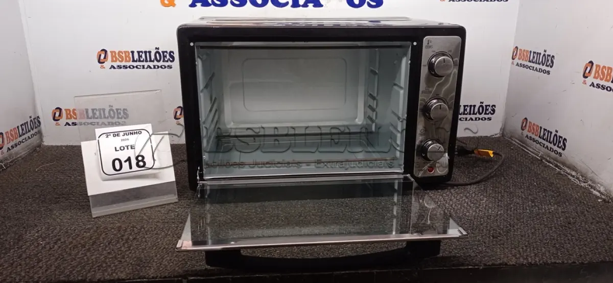 LOTE 018 - 01 FORNO 52L 220V MARCA MONDIAL COM AVARIAS. (NO ESTADO) ATENÇÃO! FAZER A VISITAÇÃO ANTES DE ARREMATAR, NÃO SABEMOS SE FUNCIONA, LEILÃO NÃO TEM GARANTIA E NEM DEVOLUÇÃO, SUJEITO A POSSÍVEIS AVARIAS VISÍVEIS/OCULTAS E/OU AUSÊNCIA DE COMPONENTES.