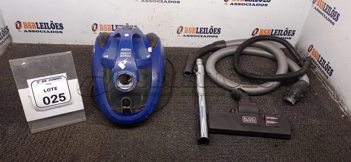 LOTE 025 - 01 ASPIRADOR DE PÓ MARCA BLACK DECKER. (NO ESTADO) ATENÇÃO! FAZER A VISITAÇÃO ANTES DE ARREMATAR, NÃO SABEMOS SE FUNCIONA, LEILÃO NÃO TEM GARANTIA E NEM DEVOLUÇÃO, SUJEITO A POSSÍVEIS AVARIAS VISÍVEIS/OCULTAS E/OU AUSÊNCIA DE COMPONENTES.