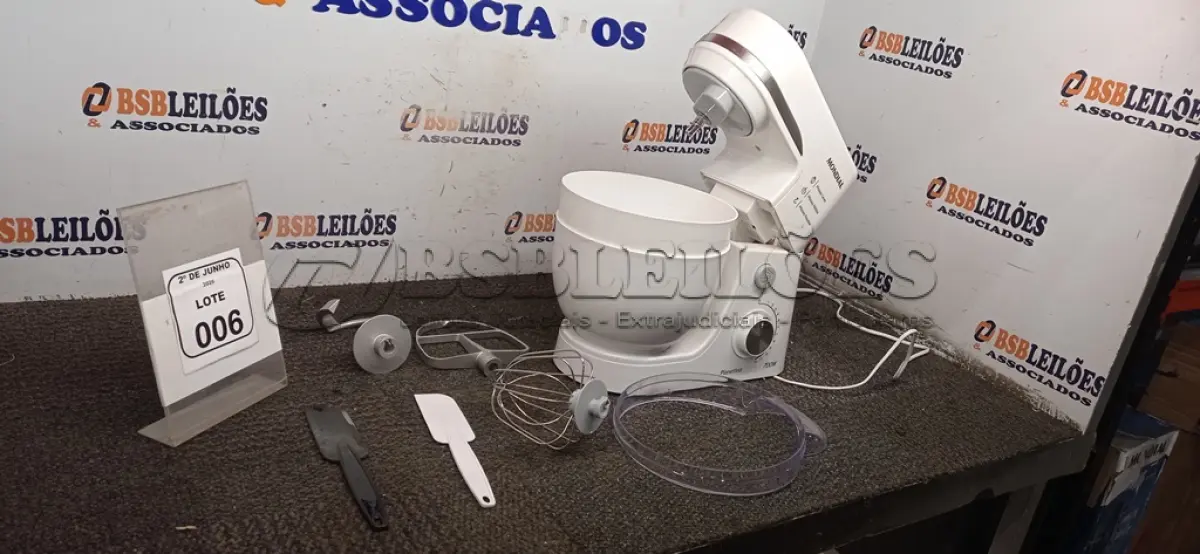 LOTE 006 - 01 BATEDEIRA PLANETÁRIA 220V MARCA MONDIAL. (NO ESTADO) ATENÇÃO! FAZER A VISITAÇÃO ANTES DE ARREMATAR, NÃO SABEMOS SE FUNCIONA, LEILÃO NÃO TEM GARANTIA E NEM DEVOLUÇÃO, SUJEITO A POSSÍVEIS AVARIAS VISÍVEIS/OCULTAS E/OU AUSÊNCIA DE COMPONENTES.