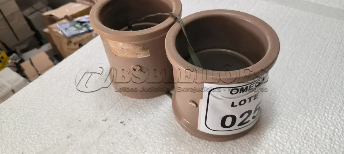 LOTE 025 - 02 LUVAS SOLDÁVEIS Ø 75MM - PVC MARROM. (NO ESTADO EM QUE SE ENCONTRA. SUJEITO A AVARIAS OCULTAS/VISÍVEIS.)
