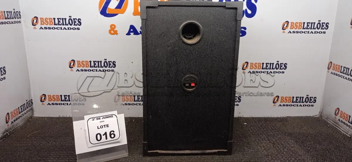 LOTE 016 - 01 CAIXA DE SOM MODELO R.M.S 100W MARCA TRC. (NO ESTADO) ATENÇÃO! FAZER A VISITAÇÃO ANTES DE ARREMATAR, NÃO SABEMOS SE FUNCIONA, LEILÃO NÃO TEM GARANTIA E NEM DEVOLUÇÃO, SUJEITO A POSSÍVEIS AVARIAS VISÍVEIS/OCULTAS E/OU AUSÊNCIA DE COMPONENTES.