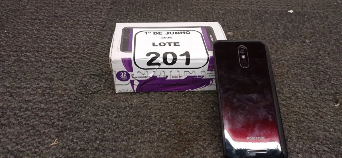 LOTE 201 - 01 SMARTPHONE MODELO TWIST MARCA POSITIVO. (NO ESTADO) ATENÇÃO! FAZER A VISITAÇÃO ANTES DE ARREMATAR, NÃO SABEMOS SE FUNCIONA, LEILÃO NÃO TEM GARANTIA E NEM DEVOLUÇÃO, SUJEITO A POSSÍVEIS AVARIAS VISÍVEIS/OCULTAS E/OU AUSÊNCIA DE COMPONENTES.