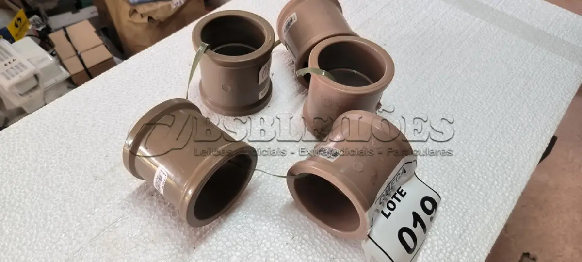 LOTE 019 - 05 LUVAS SOLDÁVEIS Ø 75MM - PVC MARROM. (NO ESTADO EM QUE SE ENCONTRA. SUJEITO A AVARIAS OCULTAS/VISÍVEIS.)