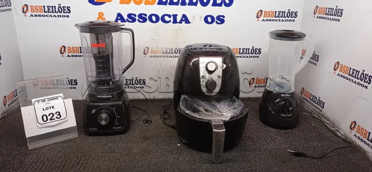 LOTE 023 - 01 AIR FRYER 3,2L 220V MARCA MONDIAL E 02 LIQUIDIFICADORES 220V MONDIAL. (NO ESTADO) ATENÇÃO! FAZER A VISITAÇÃO ANTES DE ARREMATAR, NÃO SABEMOS SE FUNCIONA, LEILÃO NÃO TEM GARANTIA E NEM DEVOLUÇÃO, SUJEITO A POSSÍVEIS AVARIAS VISÍVEIS/OCULTAS E/OU AUSÊNCIA DE COMPONENTES.