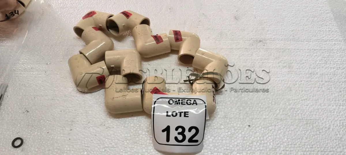 LOTE 132 - 11 JOELHOS 90º SOLD. CPVC - Ø 35MM. (NO ESTADO EM QUE SE ENCONTRA. SUJEITO A AVARIAS OCULTAS/VISÍVEIS.)