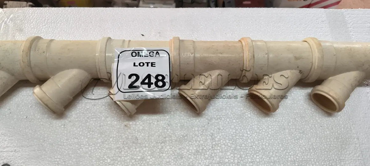 LOTE 248 - 06 JUNÇÕES "Y" PVC SOLD. COM REDUÇÃO - Ø 75 X 50MM. (NO ESTADO EM QUE SE ENCONTRA. SUJEITO A AVARIAS OCULTAS/VISÍVEIS.)