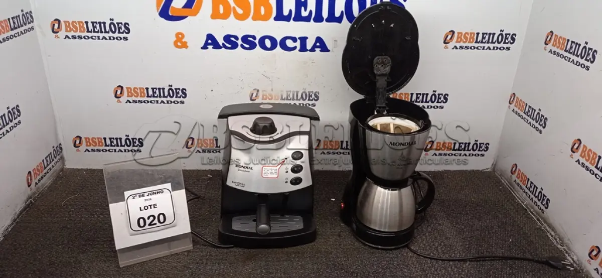LOTE 020 - 01 MÁQUINA DE CAFÉ EXPRESSO 220V MARCA MONDIAL E 01 CAFETEIRA 220V MARCA MONDIAL. (NO ESTADO) ATENÇÃO! FAZER A VISITAÇÃO ANTES DE ARREMATAR, NÃO SABEMOS SE FUNCIONA, LEILÃO NÃO TEM GARANTIA E NEM DEVOLUÇÃO, SUJEITO A POSSÍVEIS AVARIAS VISÍVEIS/OCULTAS E/OU AUSÊNCIA DE COMPONENTES.