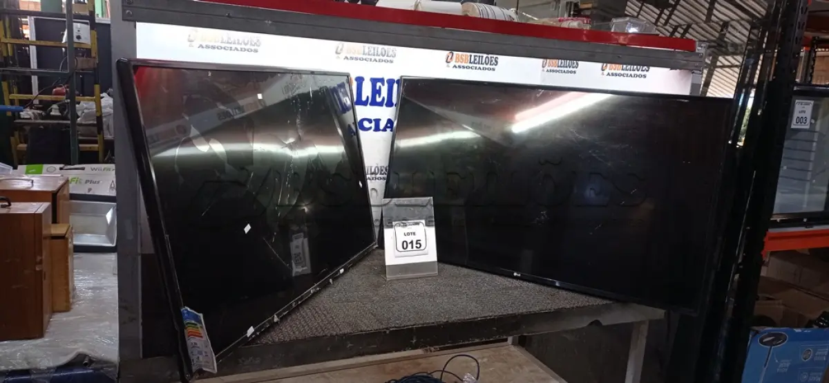 LOTE 015 - 02 TVS 43’’ MARCA LG PARA RETIRADA DE PEÇAS. (NO ESTADO) ATENÇÃO! FAZER A VISITAÇÃO ANTES DE ARREMATAR, NÃO SABEMOS SE FUNCIONA, LEILÃO NÃO TEM GARANTIA E NEM DEVOLUÇÃO, SUJEITO A POSSÍVEIS AVARIAS VISÍVEIS/OCULTAS E/OU AUSÊNCIA DE COMPONENTES.