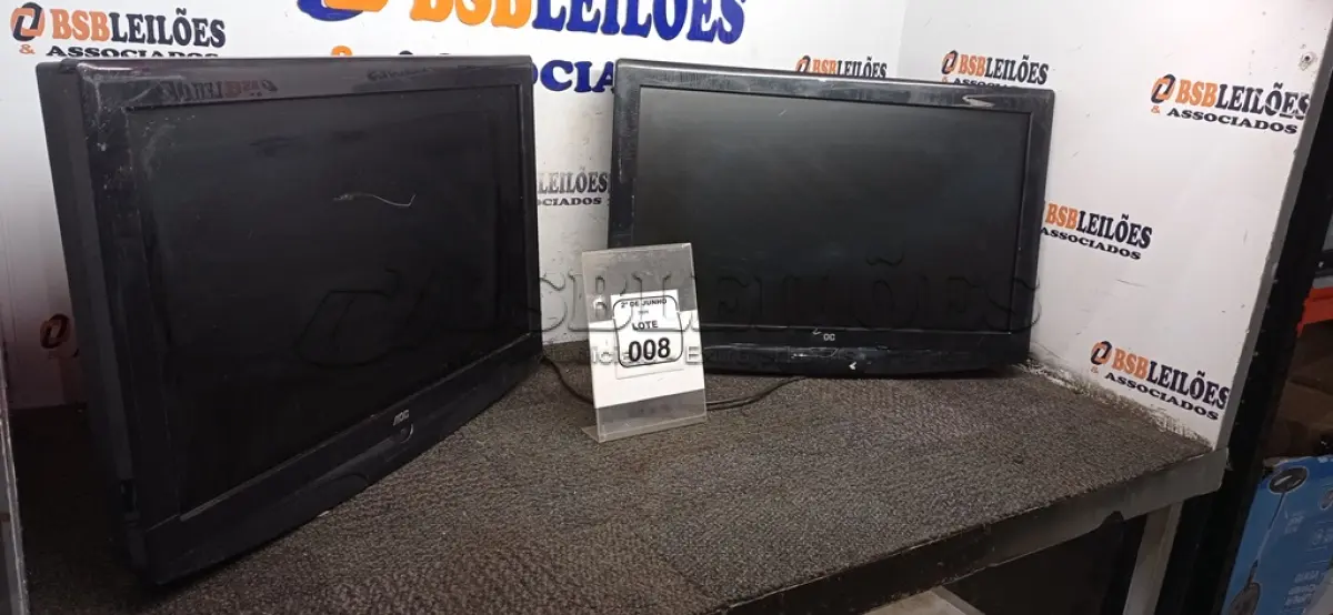 LOTE 008 - 02 TVS 26’’ MARCA AOC. (NO ESTADO) ATENÇÃO! FAZER A VISITAÇÃO ANTES DE ARREMATAR, NÃO SABEMOS SE FUNCIONA, LEILÃO NÃO TEM GARANTIA E NEM DEVOLUÇÃO, SUJEITO A POSSÍVEIS AVARIAS VISÍVEIS/OCULTAS E/OU AUSÊNCIA DE COMPONENTES.