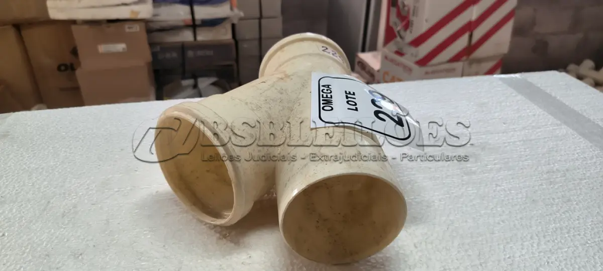 LOTE 229 - 01 JUNÇÃO "Y" PVC SOLD. - Ø 100 X 100MM. (NO ESTADO EM QUE SE ENCONTRA. SUJEITO A AVARIAS OCULTAS/VISÍVEIS.)