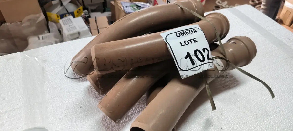 LOTE 102 - 06 CURVAS CURTAS 45º SOLD. Ø 60 - PVC MARROM. (NO ESTADO EM QUE SE ENCONTRA. SUJEITO A AVARIAS OCULTAS/VISÍVEIS.)