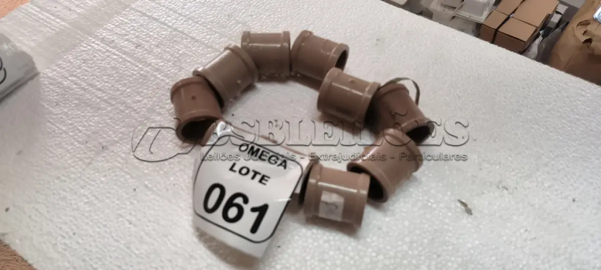 LOTE 061 - 10 LUVAS SOLDÁVEL Ø 40MM PVC MARROM. (NO ESTADO EM QUE SE ENCONTRA. SUJEITO A AVARIAS OCULTAS/VISÍVEIS.)