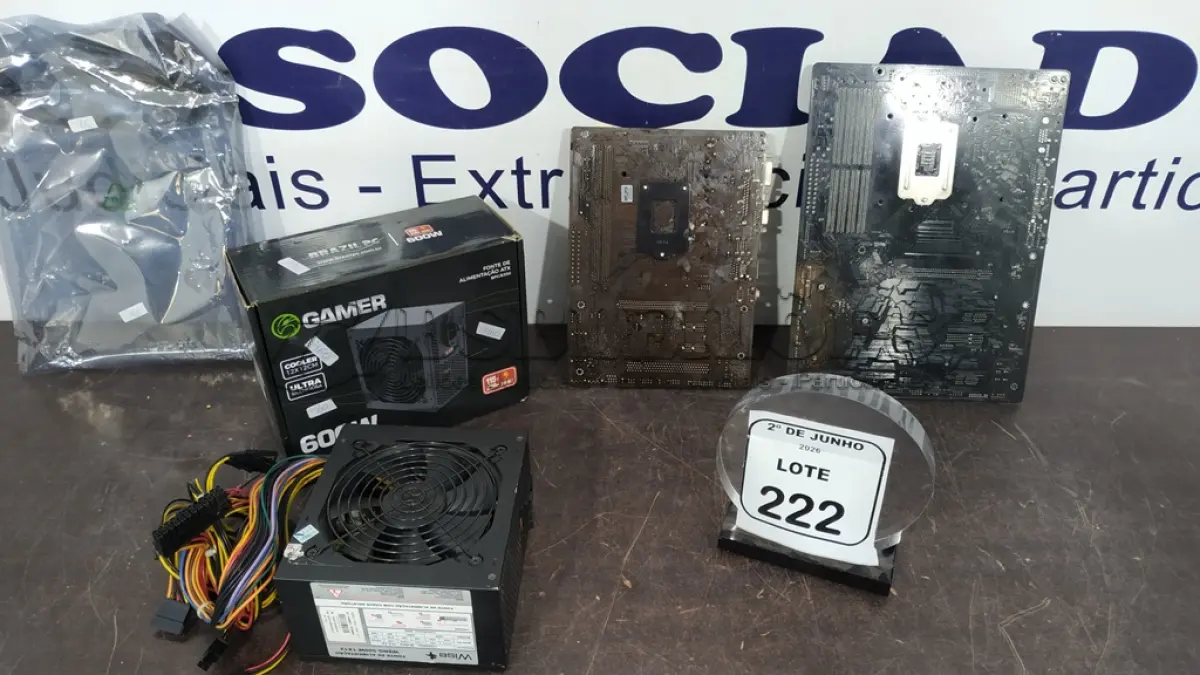 LOTE 222 - 01 FONTE DE ALIMENTAÇÃO ATX E 02 PLACAS MÃE PARA PC. (NO ESTADO) ATENÇÃO! FAZER A VISITAÇÃO ANTES DE ARREMATAR, NÃO SABEMOS SE FUNCIONA, LEILÃO NÃO TEM GARANTIA E NEM DEVOLUÇÃO, SUJEITO A POSSÍVEIS AVARIAS VISÍVEIS/OCULTAS E/OU AUSÊNCIA DE COMPONENTES.