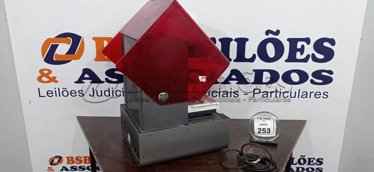 LOTE 253 - 01 IMPRESSORA 3D. (NO ESTADO) ATENÇÃO! FAZER A VISITAÇÃO ANTES DE ARREMATAR, NÃO SABEMOS SE FUNCIONA, LEILÃO NÃO TEM GARANTIA E NEM DEVOLUÇÃO, SUJEITO A POSSÍVEIS AVARIAS VISÍVEIS/OCULTAS E/OU AUSÊNCIA DE COMPONENTES.