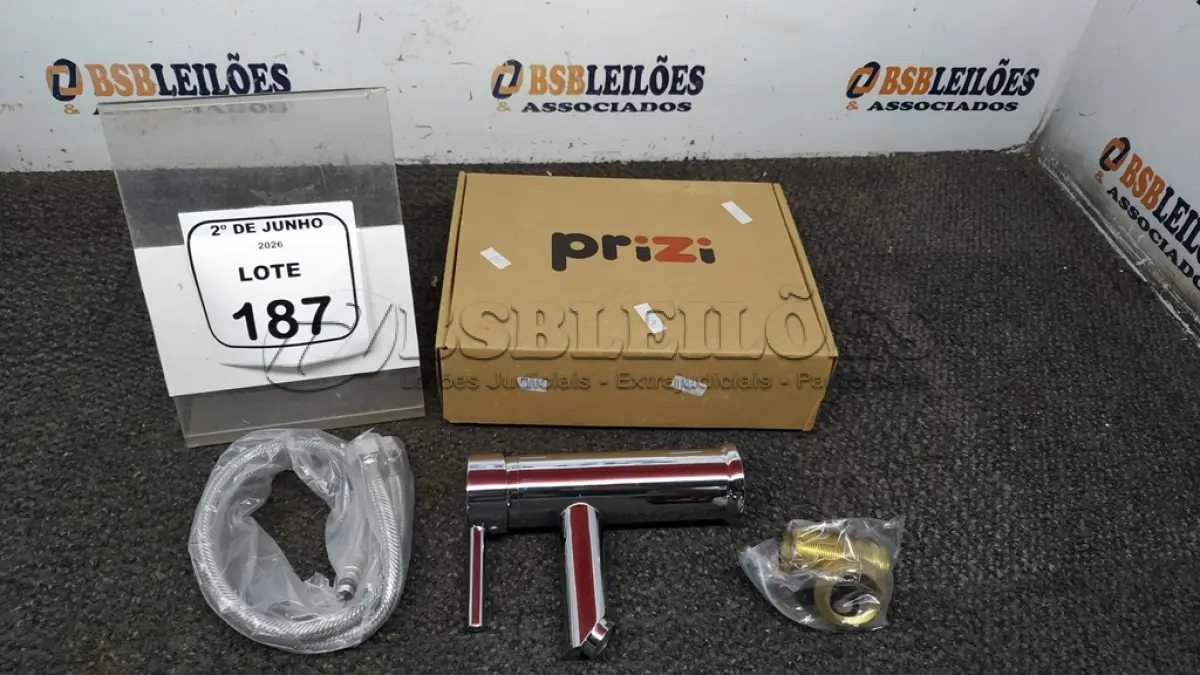 LOTE 187 - 01 TORNEIRA MISTURADOR MARCA PRIZI COM ACESSÓRIOS. (NO ESTADO) ATENÇÃO! FAZER A VISITAÇÃO ANTES DE ARREMATAR, NÃO SABEMOS SE FUNCIONA, LEILÃO NÃO TEM GARANTIA E NEM DEVOLUÇÃO, SUJEITO A POSSÍVEIS AVARIAS VISÍVEIS/OCULTAS E/OU AUSÊNCIA DE COMPONENTES.