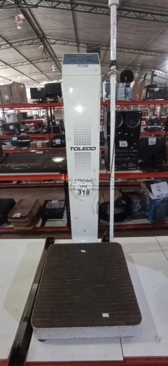 LOTE 318 - 01 BALANÇA ANTROPOMÉTRICA. (NO ESTADO) ATENÇÃO! FAZER A VISITAÇÃO ANTES DE ARREMATAR, NÃO SABEMOS SE FUNCIONA, LEILÃO NÃO TEM GARANTIA E NEM DEVOLUÇÃO, SUJEITO A POSSÍVEIS AVARIAS VISÍVEIS/OCULTAS E/OU AUSÊNCIA DE COMPONENTES.