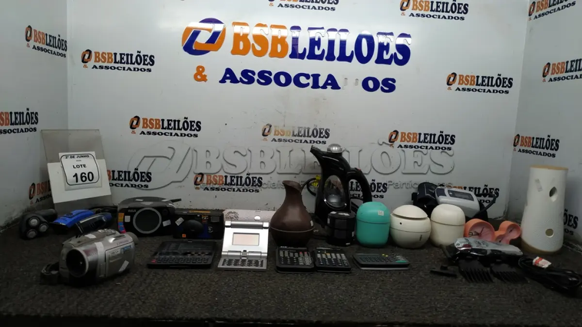LOTE 160 - 01 MONITOR DE PRESSÃO, 02 MÁQUINAS DE CORTAR CABELO, 02 CAIXINHAS DE SOM, 01 VAPORIZADOR DE ROUPAS, 02 MÁQUINAS FOTOGRÁFICAS, 05 CALCULADORAS, 05 AROMATIZADORES AUTOMÁTICOS, 01 RADIO RELÓGIO, 01 CARREGADOR PORTATIL E UM BARBEADOR ELÉTRICO. (NO ESTADO) ATENÇÃO! FAZER A VISITAÇÃO ANTES DE ARREMATAR, NÃO SABEMOS SE FUNCIONA, LEILÃO NÃO TEM GARANTIA E NEM DEVOLUÇÃO, SUJEITO A POSSÍVEIS AVARIAS VISÍVEIS/OCULTAS E/OU AUSÊNCIA DE COMPONENTES.