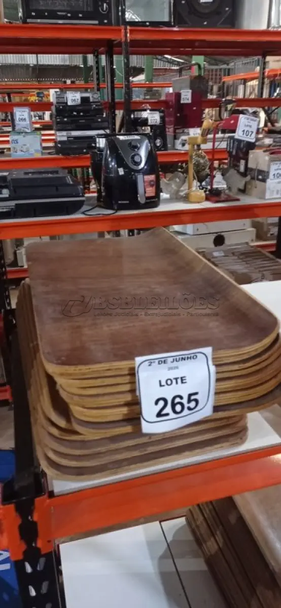 LOTE 265 - 20 PLACAS DE MADEIRA. (NO ESTADO) ATENÇÃO! FAZER A VISITAÇÃO ANTES DE ARREMATAR, NÃO SABEMOS SE FUNCIONA, LEILÃO NÃO TEM GARANTIA E NEM DEVOLUÇÃO, SUJEITO A POSSÍVEIS AVARIAS VISÍVEIS/OCULTAS E/OU AUSÊNCIA DE COMPONENTES.