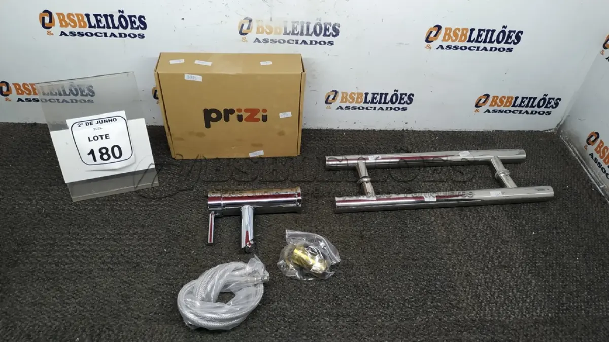 LOTE 180 - 01 TORNEIRA MISTURADOR MARCA PRIZI COM ACESSÓRIOS. (NO ESTADO) ATENÇÃO! FAZER A VISITAÇÃO ANTES DE ARREMATAR, NÃO SABEMOS SE FUNCIONA, LEILÃO NÃO TEM GARANTIA E NEM DEVOLUÇÃO, SUJEITO A POSSÍVEIS AVARIAS VISÍVEIS/OCULTAS E/OU AUSÊNCIA DE COMPONENTES.