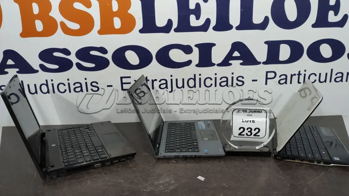 LOTE 232 - 03 NOTEBOOKS DE MARCAS E MODELOS DIVERSOS PARA RETIRADA DE PEÇAS. (NO ESTADO) ATENÇÃO! FAZER A VISITAÇÃO ANTES DE ARREMATAR, NÃO SABEMOS SE FUNCIONA, LEILÃO NÃO TEM GARANTIA E NEM DEVOLUÇÃO, SUJEITO A POSSÍVEIS AVARIAS VISÍVEIS/OCULTAS E/OU AUSÊNCIA DE COMPONENTES.