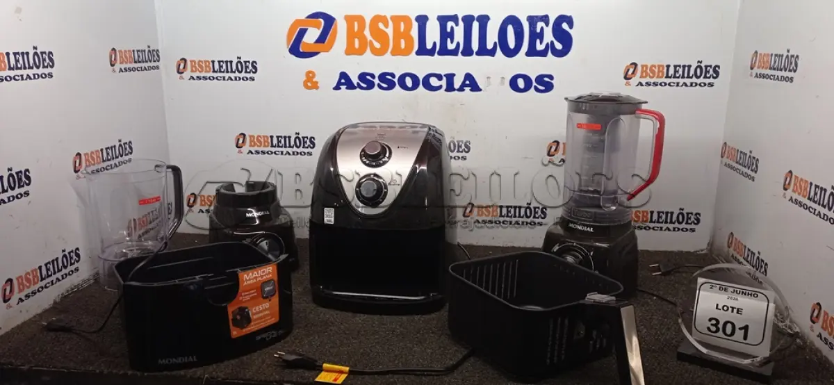 LOTE 301 - 01 AIR FRYER 5L 220V MARCA MONDIAL E 02 LIQUIDIFICADORES DE MODELOS DIVERSOS MARCA MONDIAL. (NO ESTADO) ATENÇÃO! FAZER A VISITAÇÃO ANTES DE ARREMATAR, NÃO SABEMOS SE FUNCIONA, LEILÃO NÃO TEM GARANTIA E NEM DEVOLUÇÃO, SUJEITO A POSSÍVEIS AVARIAS VISÍVEIS/OCULTAS E/OU AUSÊNCIA DE COMPONENTES.