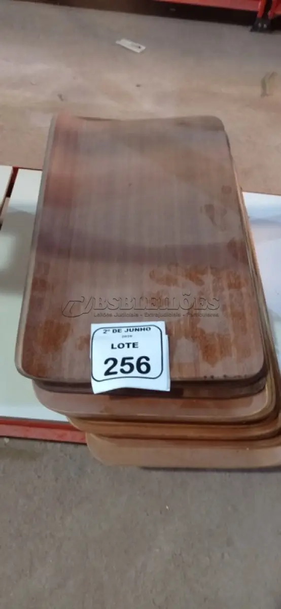 LOTE 256 - 20 PLACAS DE MADEIRA. (NO ESTADO) ATENÇÃO! FAZER A VISITAÇÃO ANTES DE ARREMATAR, NÃO SABEMOS SE FUNCIONA, LEILÃO NÃO TEM GARANTIA E NEM DEVOLUÇÃO, SUJEITO A POSSÍVEIS AVARIAS VISÍVEIS/OCULTAS E/OU AUSÊNCIA DE COMPONENTES.