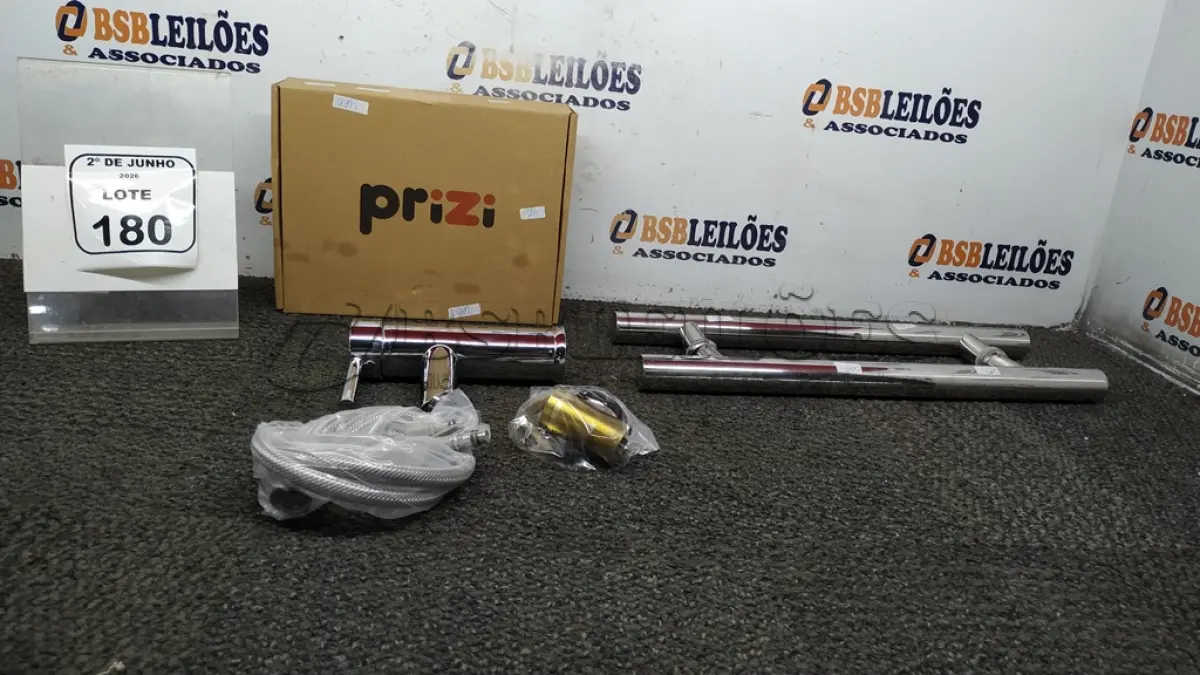 LOTE 180 - 01 TORNEIRA MISTURADOR MARCA PRIZI COM ACESSÓRIOS. (NO ESTADO) ATENÇÃO! FAZER A VISITAÇÃO ANTES DE ARREMATAR, NÃO SABEMOS SE FUNCIONA, LEILÃO NÃO TEM GARANTIA E NEM DEVOLUÇÃO, SUJEITO A POSSÍVEIS AVARIAS VISÍVEIS/OCULTAS E/OU AUSÊNCIA DE COMPONENTES.