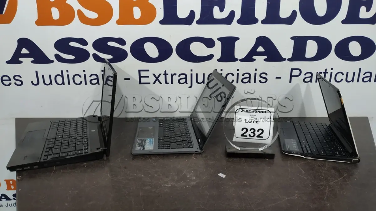 LOTE 232 - 03 NOTEBOOKS DE MARCAS E MODELOS DIVERSOS PARA RETIRADA DE PEÇAS. (NO ESTADO) ATENÇÃO! FAZER A VISITAÇÃO ANTES DE ARREMATAR, NÃO SABEMOS SE FUNCIONA, LEILÃO NÃO TEM GARANTIA E NEM DEVOLUÇÃO, SUJEITO A POSSÍVEIS AVARIAS VISÍVEIS/OCULTAS E/OU AUSÊNCIA DE COMPONENTES.