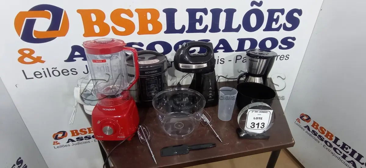 LOTE 313 - 01 PANELA ELÉTRICA, 01 CAFETEIRA 220V MARCA MONDIAL, 01 BATEDEIRA MARCA MONDIAL E 01 LIQUIDIFICADOR 220V MARCA MONDIAL. (NO ESTADO) ATENÇÃO! FAZER A VISITAÇÃO ANTES DE ARREMATAR, NÃO SABEMOS SE FUNCIONA, LEILÃO NÃO TEM GARANTIA E NEM DEVOLUÇÃO, SUJEITO A POSSÍVEIS AVARIAS VISÍVEIS/OCULTAS E/OU AUSÊNCIA DE COMPONENTES.