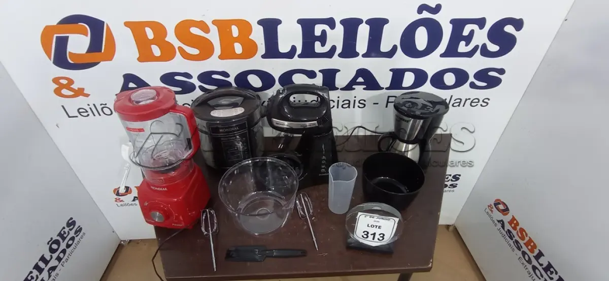 LOTE 313 - 01 PANELA ELÉTRICA, 01 CAFETEIRA 220V MARCA MONDIAL, 01 BATEDEIRA MARCA MONDIAL E 01 LIQUIDIFICADOR 220V MARCA MONDIAL. (NO ESTADO) ATENÇÃO! FAZER A VISITAÇÃO ANTES DE ARREMATAR, NÃO SABEMOS SE FUNCIONA, LEILÃO NÃO TEM GARANTIA E NEM DEVOLUÇÃO, SUJEITO A POSSÍVEIS AVARIAS VISÍVEIS/OCULTAS E/OU AUSÊNCIA DE COMPONENTES.
