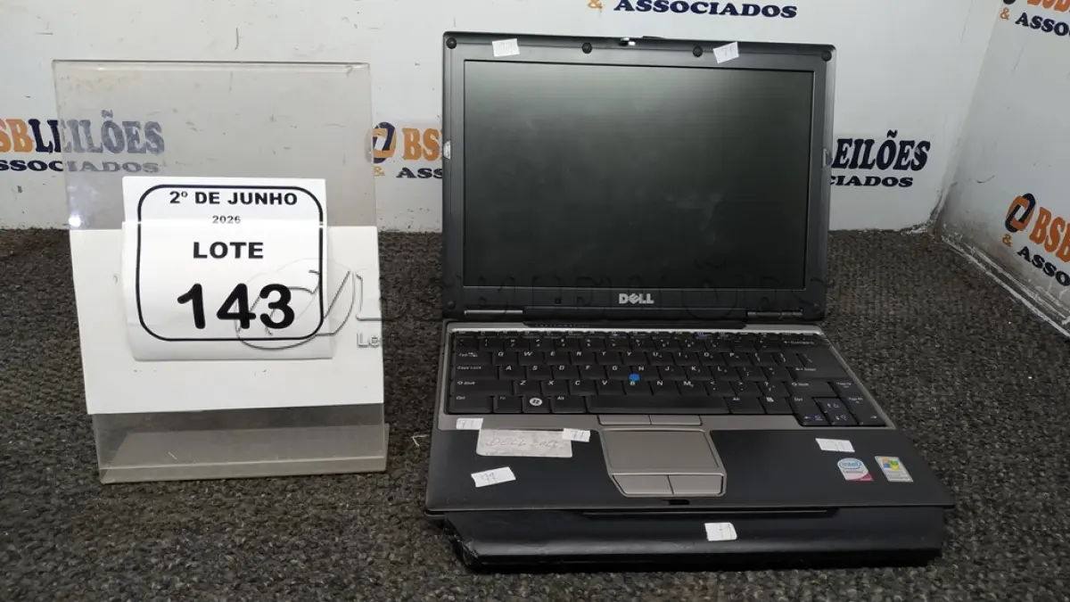 LOTE 143 - 01 NOTEBOOK MARCA DELL SEM FONTE. (NO ESTADO) ATENÇÃO! FAZER A VISITAÇÃO ANTES DE ARREMATAR, NÃO SABEMOS SE FUNCIONA, LEILÃO NÃO TEM GARANTIA E NEM DEVOLUÇÃO, SUJEITO A POSSÍVEIS AVARIAS VISÍVEIS/OCULTAS E/OU AUSÊNCIA DE COMPONENTES.