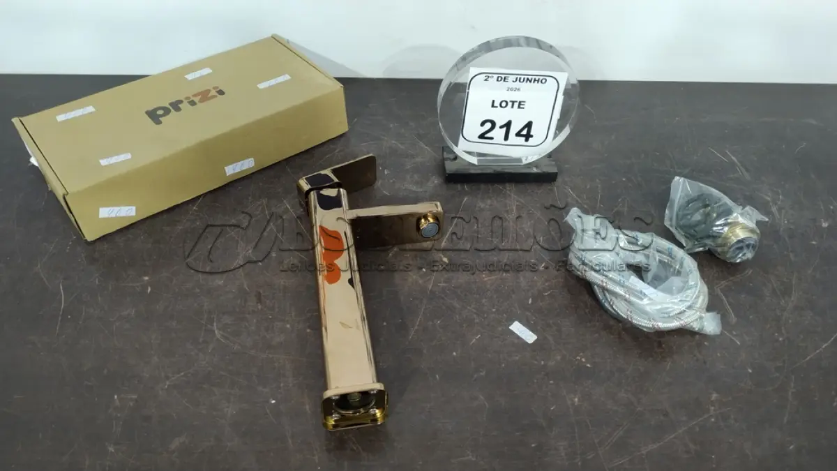 LOTE 214 - 01 TORNEIRA MISTURADOR MARCA PRIZI COM ACESSÓRIOS. (NO ESTADO) ATENÇÃO! FAZER A VISITAÇÃO ANTES DE ARREMATAR, NÃO SABEMOS SE FUNCIONA, LEILÃO NÃO TEM GARANTIA E NEM DEVOLUÇÃO, SUJEITO A POSSÍVEIS AVARIAS VISÍVEIS/OCULTAS E/OU AUSÊNCIA DE COMPONENTES.