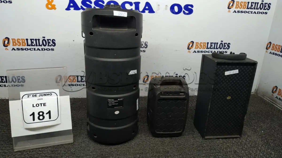 LOTE 181 - 03 CAIXINHAS DE SOM DE MARCAS E MODELOS DIVERSOS. (NO ESTADO) ATENÇÃO! FAZER A VISITAÇÃO ANTES DE ARREMATAR, NÃO SABEMOS SE FUNCIONA, LEILÃO NÃO TEM GARANTIA E NEM DEVOLUÇÃO, SUJEITO A POSSÍVEIS AVARIAS VISÍVEIS/OCULTAS E/OU AUSÊNCIA DE COMPONENTES.