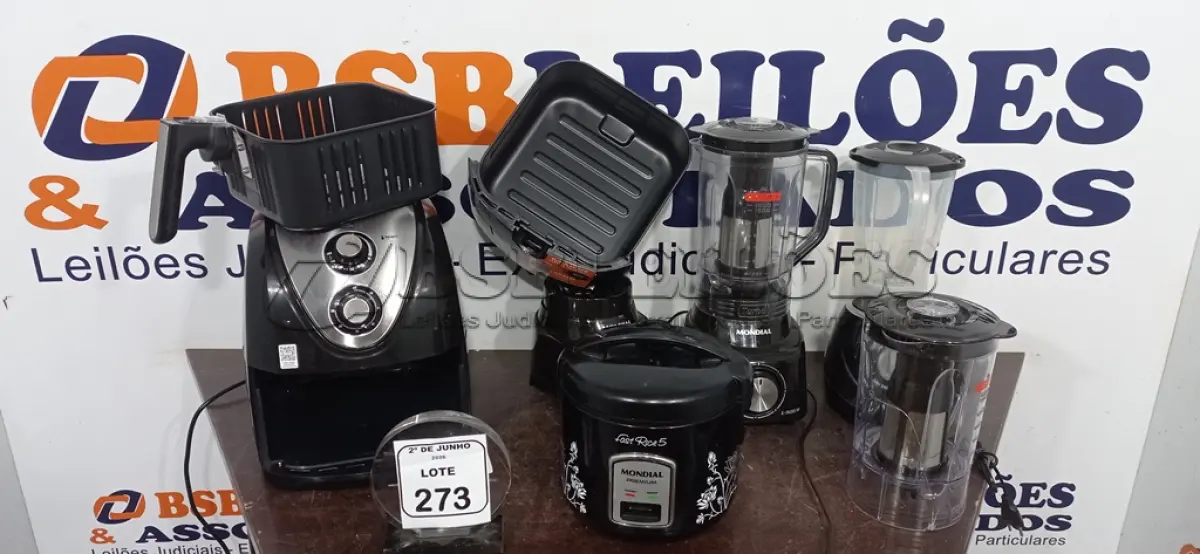 LOTE 273 - 01 AIR FRYER 5L 220V MARCA MONDIAL, 01 PANELA ELÉTRICA E 03 LIQUIDIFICADORES DE MODELOS DIVERSOS MARCA MONDIAL. (NO ESTADO) ATENÇÃO! FAZER A VISITAÇÃO ANTES DE ARREMATAR, NÃO SABEMOS SE FUNCIONA, LEILÃO NÃO TEM GARANTIA E NEM DEVOLUÇÃO, SUJEITO A POSSÍVEIS AVARIAS VISÍVEIS/OCULTAS E/OU AUSÊNCIA DE COMPONENTES.