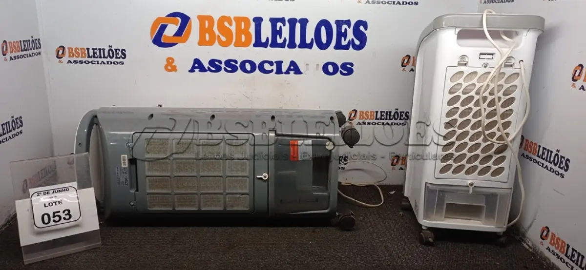 LOTE 053 - 02 CLIMATIZADORES DE AR 220V MARCAS LENOXX E BRITÂNIA. (NO ESTADO) ATENÇÃO! FAZER A VISITAÇÃO ANTES DE ARREMATAR, NÃO SABEMOS SE FUNCIONA, LEILÃO NÃO TEM GARANTIA E NEM DEVOLUÇÃO, SUJEITO A POSSÍVEIS AVARIAS VISÍVEIS/OCULTAS E/OU AUSÊNCIA DE COMPONENTES.