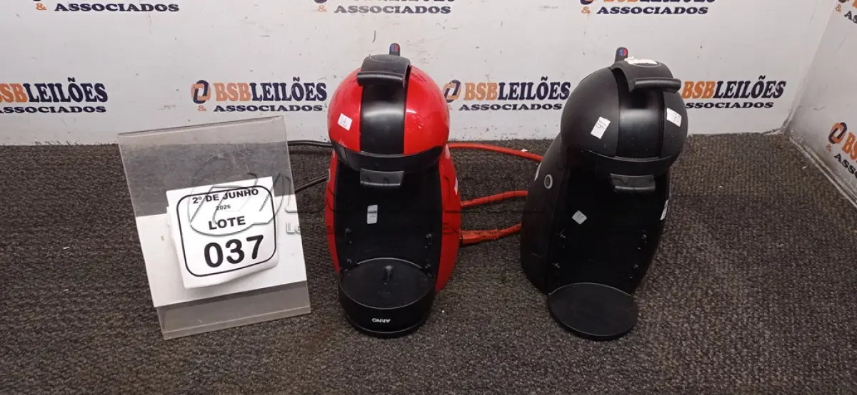 LOTE 037 - 02 CAFETEIRAS MARCA ARNO INCOMPLETAS. (NO ESTADO) ATENÇÃO! FAZER A VISITAÇÃO ANTES DE ARREMATAR, NÃO SABEMOS SE FUNCIONA, LEILÃO NÃO TEM GARANTIA E NEM DEVOLUÇÃO, SUJEITO A POSSÍVEIS AVARIAS VISÍVEIS/OCULTAS E/OU AUSÊNCIA DE COMPONENTES.