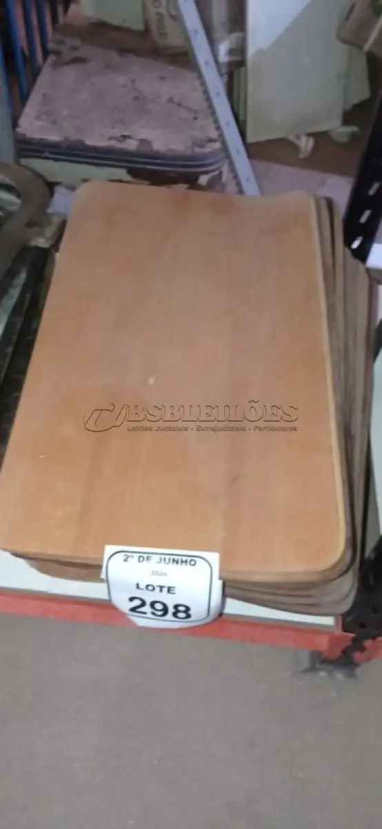 LOTE 298 - 20 PLACAS DE MADEIRA. (NO ESTADO) ATENÇÃO! FAZER A VISITAÇÃO ANTES DE ARREMATAR, NÃO SABEMOS SE FUNCIONA, LEILÃO NÃO TEM GARANTIA E NEM DEVOLUÇÃO, SUJEITO A POSSÍVEIS AVARIAS VISÍVEIS/OCULTAS E/OU AUSÊNCIA DE COMPONENTES.