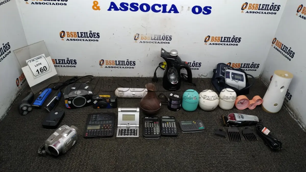 LOTE 160 - 01 MONITOR DE PRESSÃO, 02 MÁQUINAS DE CORTAR CABELO, 02 CAIXINHAS DE SOM, 01 VAPORIZADOR DE ROUPAS, 02 MÁQUINAS FOTOGRÁFICAS, 05 CALCULADORAS, 05 AROMATIZADORES AUTOMÁTICOS, 01 RADIO RELÓGIO, 01 CARREGADOR PORTATIL E UM BARBEADOR ELÉTRICO. (NO ESTADO) ATENÇÃO! FAZER A VISITAÇÃO ANTES DE ARREMATAR, NÃO SABEMOS SE FUNCIONA, LEILÃO NÃO TEM GARANTIA E NEM DEVOLUÇÃO, SUJEITO A POSSÍVEIS AVARIAS VISÍVEIS/OCULTAS E/OU AUSÊNCIA DE COMPONENTES.