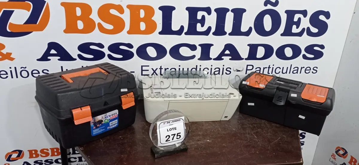 LOTE 275 - 01 IMPRESSORA MODELO 2546 MARCA HP E 02 MALETAS PARA FERRAMENTAS. (NO ESTADO) ATENÇÃO! FAZER A VISITAÇÃO ANTES DE ARREMATAR, NÃO SABEMOS SE FUNCIONA, LEILÃO NÃO TEM GARANTIA E NEM DEVOLUÇÃO, SUJEITO A POSSÍVEIS AVARIAS VISÍVEIS/OCULTAS E/OU AUSÊNCIA DE COMPONENTES.