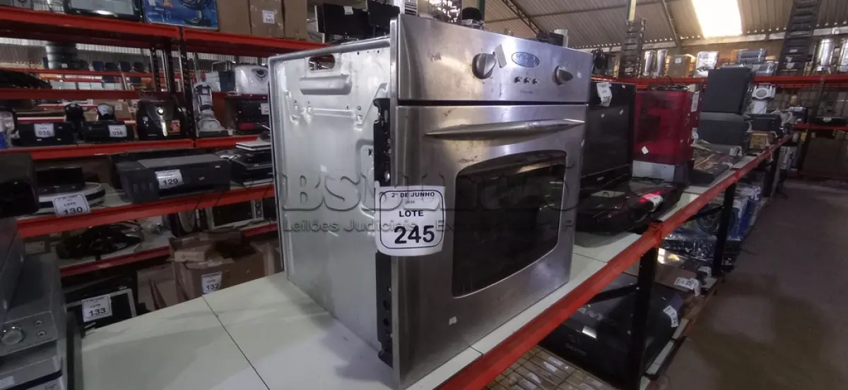 LOTE 245 - 01 FORNO DE EMBUTIR MARCA ELECTROLUX. (NO ESTADO) ATENÇÃO! FAZER A VISITAÇÃO ANTES DE ARREMATAR, NÃO SABEMOS SE FUNCIONA, LEILÃO NÃO TEM GARANTIA E NEM DEVOLUÇÃO, SUJEITO A POSSÍVEIS AVARIAS VISÍVEIS/OCULTAS E/OU AUSÊNCIA DE COMPONENTES.