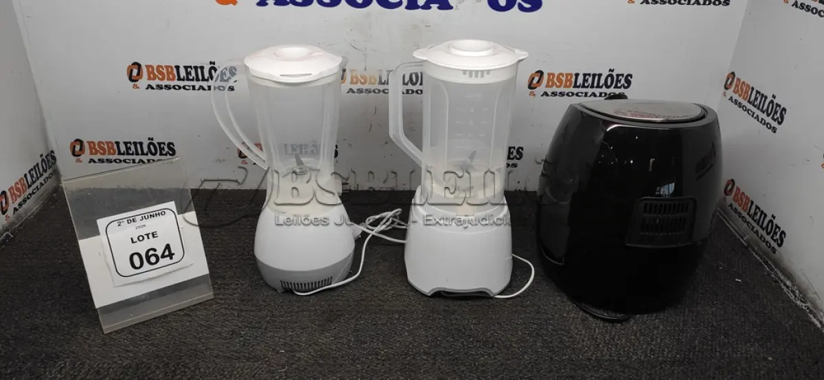LOTE 064 - 01 AIR FRYER 220V MARCA MONDIAL E 02 LIQUIDIFICADORES 220V MARCA MONDIAL. (NO ESTADO) ATENÇÃO! FAZER A VISITAÇÃO ANTES DE ARREMATAR, NÃO SABEMOS SE FUNCIONA, LEILÃO NÃO TEM GARANTIA E NEM DEVOLUÇÃO, SUJEITO A POSSÍVEIS AVARIAS VISÍVEIS/OCULTAS E/OU AUSÊNCIA DE COMPONENTES.
