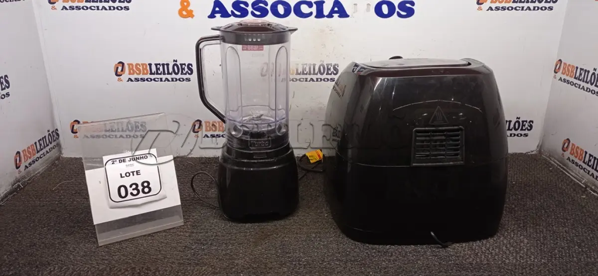 LOTE 038 - 01 AIR FRYER 8L 220V MARCA MONDIAL E 01 LIQUIDIFICADOR. (NO ESTADO) ATENÇÃO! FAZER A VISITAÇÃO ANTES DE ARREMATAR, NÃO SABEMOS SE FUNCIONA, LEILÃO NÃO TEM GARANTIA E NEM DEVOLUÇÃO, SUJEITO A POSSÍVEIS AVARIAS VISÍVEIS/OCULTAS E/OU AUSÊNCIA DE COMPONENTES.