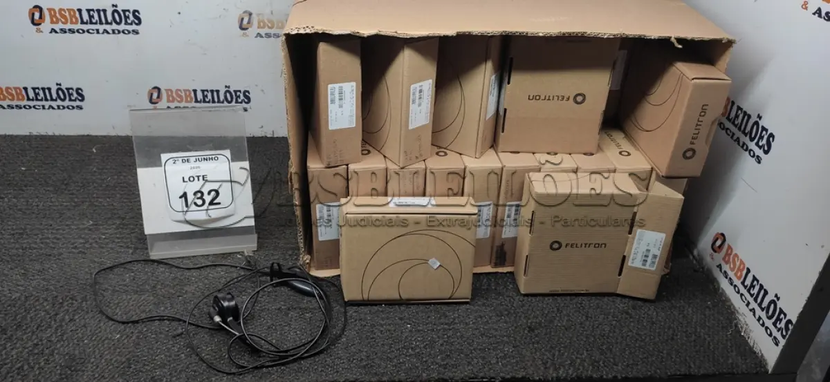 LOTE 132 - 01 LOTE COM GRANDE QUANTIDADE DE HEADSET MARCA FELITRON. (NO ESTADO) ATENÇÃO! FAZER A VISITAÇÃO ANTES DE ARREMATAR, NÃO SABEMOS SE FUNCIONA, LEILÃO NÃO TEM GARANTIA E NEM DEVOLUÇÃO, SUJEITO A POSSÍVEIS AVARIAS VISÍVEIS/OCULTAS E/OU AUSÊNCIA DE COMPONENTES.