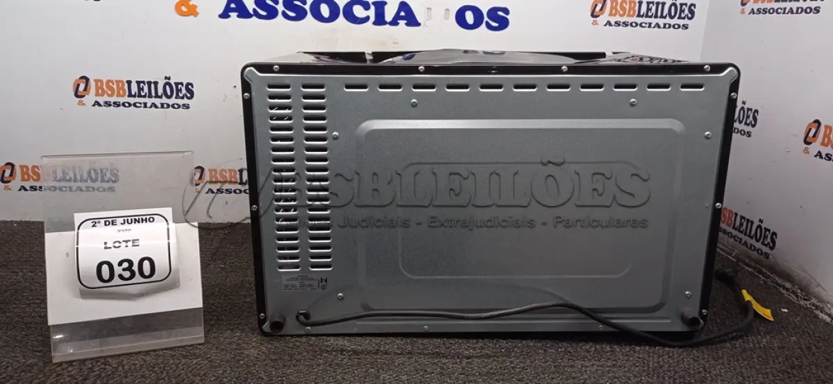 LOTE 030 - 01 FORNO 52L 220V MARCA MONDIAL COM AVARIAS. (NO ESTADO) ATENÇÃO! FAZER A VISITAÇÃO ANTES DE ARREMATAR, NÃO SABEMOS SE FUNCIONA, LEILÃO NÃO TEM GARANTIA E NEM DEVOLUÇÃO, SUJEITO A POSSÍVEIS AVARIAS VISÍVEIS/OCULTAS E/OU AUSÊNCIA DE COMPONENTES.