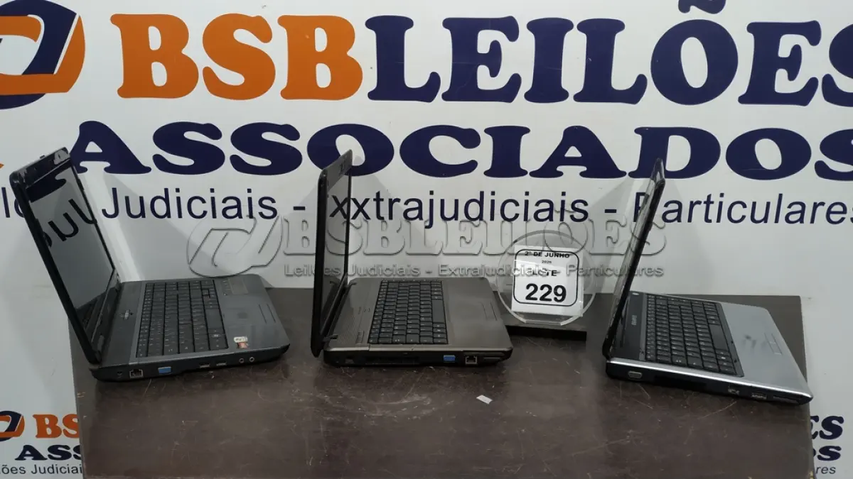LOTE 229 - 03 NOTEBOOKS DE MARCAS E MODELOS DIVERSOS PARA RETIRADA DE PEÇAS. (NO ESTADO) ATENÇÃO! FAZER A VISITAÇÃO ANTES DE ARREMATAR, NÃO SABEMOS SE FUNCIONA, LEILÃO NÃO TEM GARANTIA E NEM DEVOLUÇÃO, SUJEITO A POSSÍVEIS AVARIAS VISÍVEIS/OCULTAS E/OU AUSÊNCIA DE COMPONENTES.