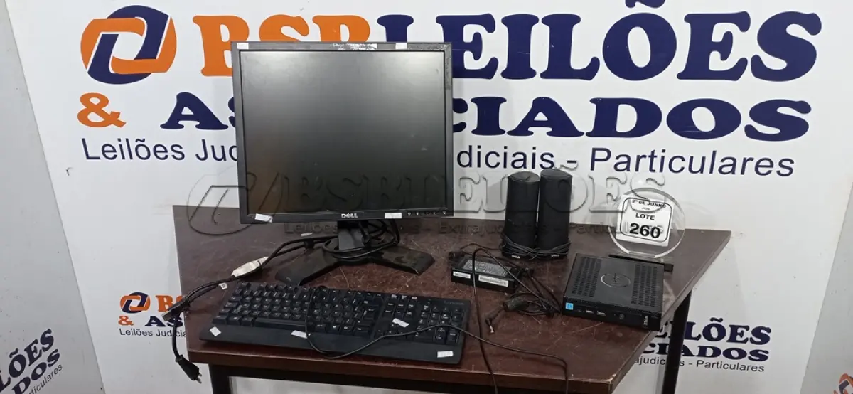LOTE 260 - 01 MINI PC MARCA DELL, 01 MONITOR MARCA DELL, 01 TECLADO MARCA LENOVO E 02 CAIXAS DE SOM MULTIMIDIA MARCA DELL. (NO ESTADO) ATENÇÃO! FAZER A VISITAÇÃO ANTES DE ARREMATAR, NÃO SABEMOS SE FUNCIONA, LEILÃO NÃO TEM GARANTIA E NEM DEVOLUÇÃO, SUJEITO A POSSÍVEIS AVARIAS VISÍVEIS/OCULTAS E/OU AUSÊNCIA DE COMPONENTES.