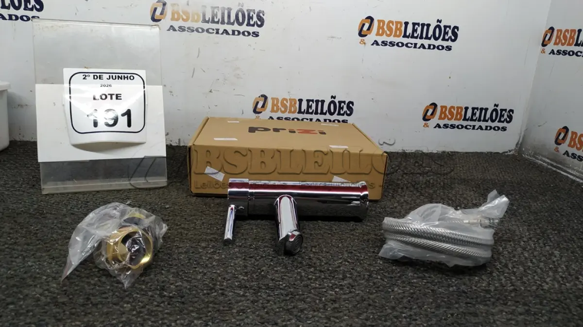 LOTE 191 - 01 TORNEIRA MISTURADOR MARCA PRIZI COM ACESSÓRIOS. (NO ESTADO) ATENÇÃO! FAZER A VISITAÇÃO ANTES DE ARREMATAR, NÃO SABEMOS SE FUNCIONA, LEILÃO NÃO TEM GARANTIA E NEM DEVOLUÇÃO, SUJEITO A POSSÍVEIS AVARIAS VISÍVEIS/OCULTAS E/OU AUSÊNCIA DE COMPONENTES.