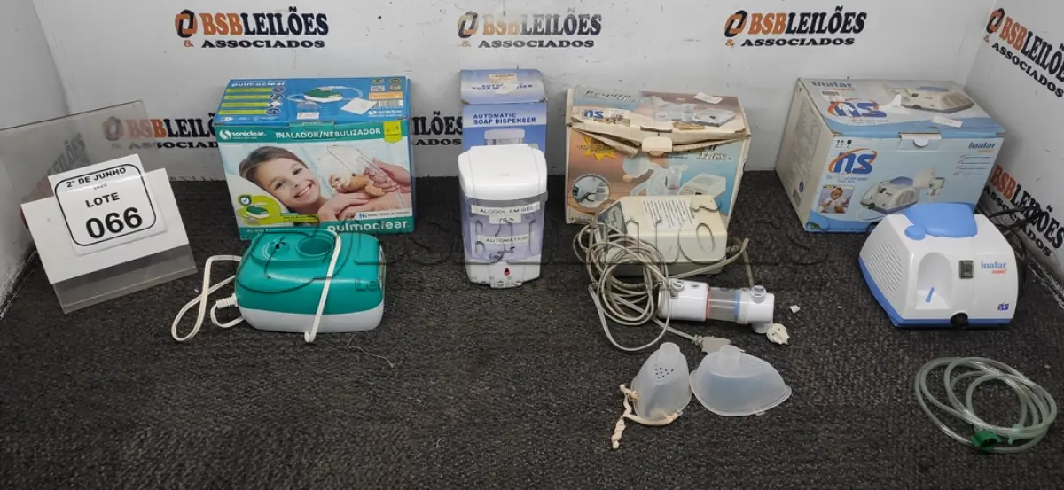 LOTE 066 - 03 NEBULIZADORES DE MARCAS E MODELOS DIVERSOS E 01 DISPENSE DE SABÃO. (NO ESTADO) ATENÇÃO! FAZER A VISITAÇÃO ANTES DE ARREMATAR, NÃO SABEMOS SE FUNCIONA, LEILÃO NÃO TEM GARANTIA E NEM DEVOLUÇÃO, SUJEITO A POSSÍVEIS AVARIAS VISÍVEIS/OCULTAS E/OU AUSÊNCIA DE COMPONENTES.