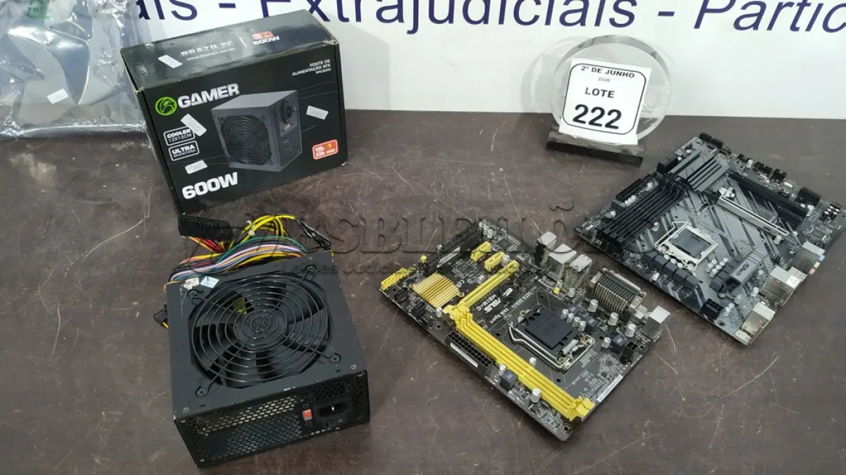 LOTE 222 - 01 FONTE DE ALIMENTAÇÃO ATX E 02 PLACAS MÃE PARA PC. (NO ESTADO) ATENÇÃO! FAZER A VISITAÇÃO ANTES DE ARREMATAR, NÃO SABEMOS SE FUNCIONA, LEILÃO NÃO TEM GARANTIA E NEM DEVOLUÇÃO, SUJEITO A POSSÍVEIS AVARIAS VISÍVEIS/OCULTAS E/OU AUSÊNCIA DE COMPONENTES.